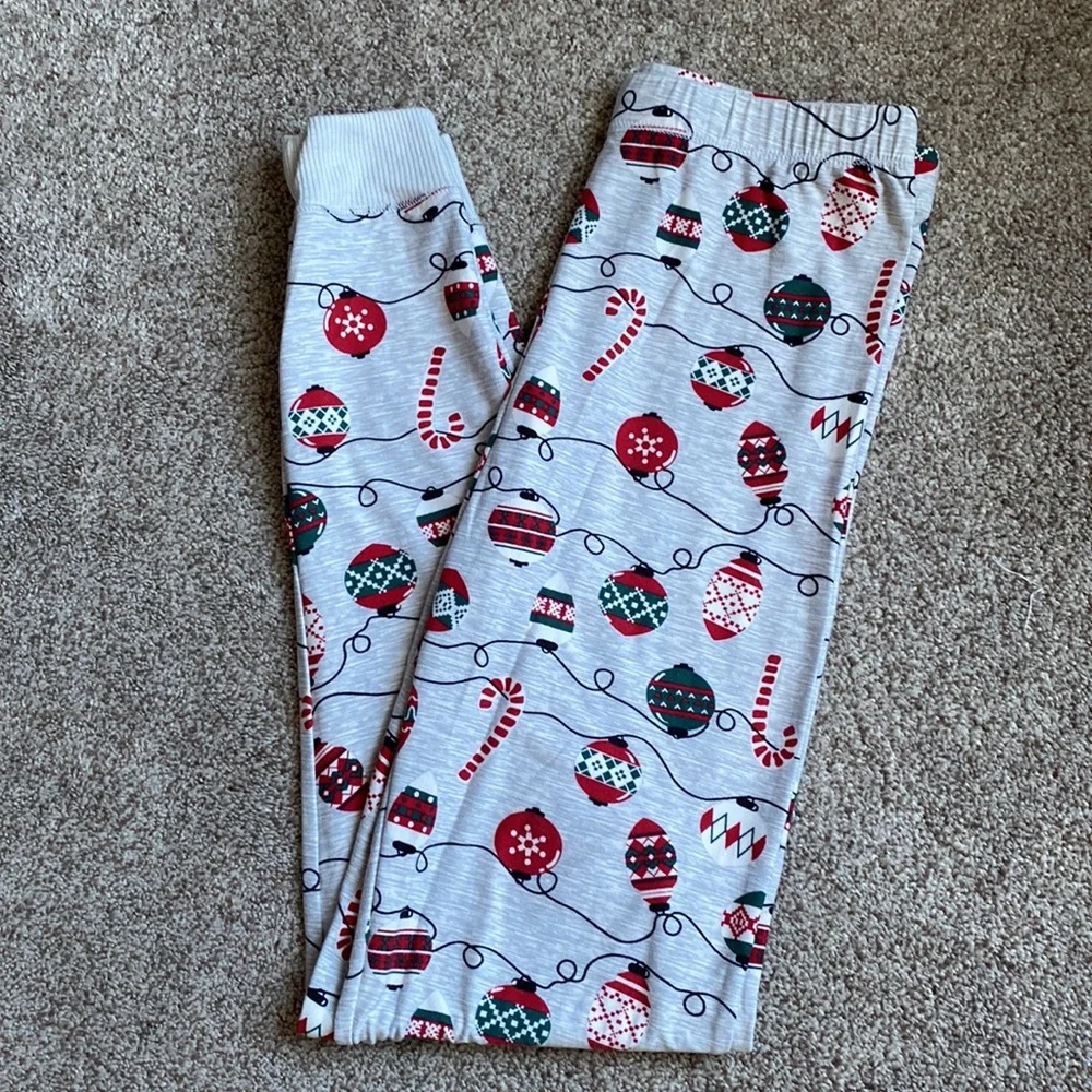 Kids Christmas Holiday 2 piece pajama set, size XL soft and stretchy Derek Heart